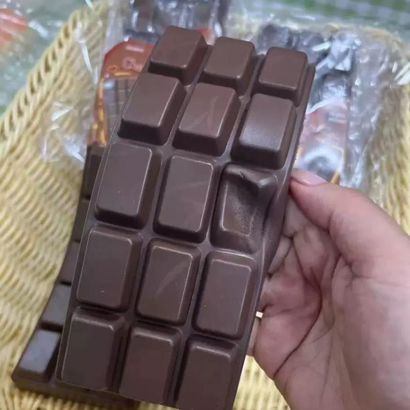 ของเล่นบีบช็อกโกแลตนุ่มนิ่ม บี - Junk Food Snacks บทวิจารณ์และราคา